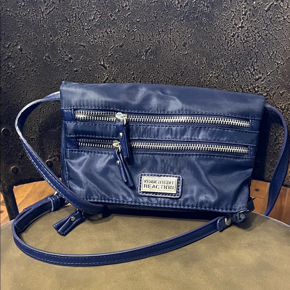 Kenneth Cole Reaction Dark Blue Crossbody Bag
